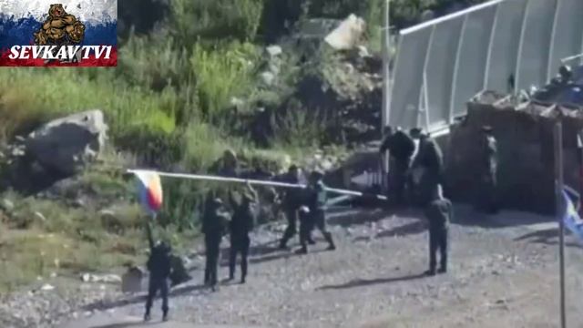 Армянские военные обстреляли российских миротворцев в Карабахе. смотреть онлайн