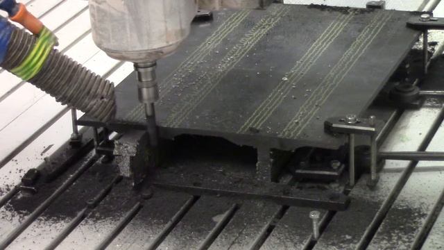 Обрезка техприпуска углепластиковой панели смотреть онлайн