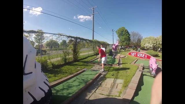 Putt Putt Golf with Go Pro смотреть онлайн