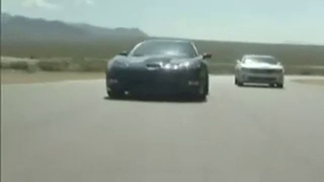 2010 Camaro SS with ZR1 Corvette on the Track смотреть онлайн