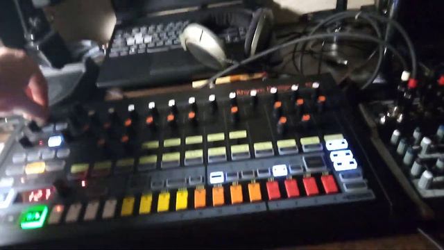 Behringer RD8,Behringer TD-3,Behringer Q502USB , JBL Boombox 2 смотреть онлайн