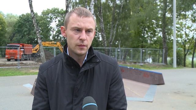 В данное время в парке идут работы по реконструкции баскетбольно-волейбольной и скейт площадок смотреть онлайн