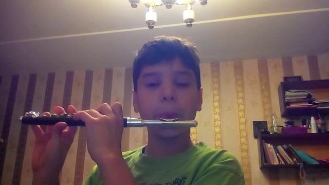 Рома играет на флейте. смотреть онлайн