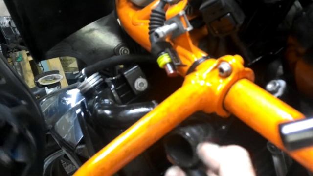 Установка дивгателя KTM 690 на KTM 690 DUKE смотреть онлайн