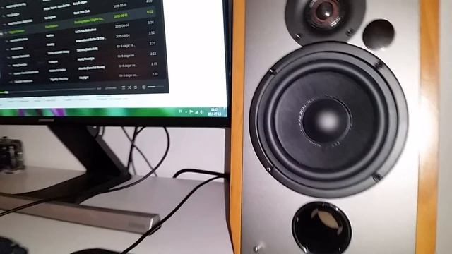 Edifier Studio 1600 tiii 2.0 BASS TEST смотреть онлайн