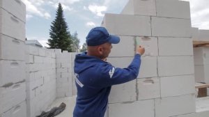 ДОМ из ГАЗОБЕТОНА 1.5. Кладка и перевязка блоков в кладке. "Строй и Живи".