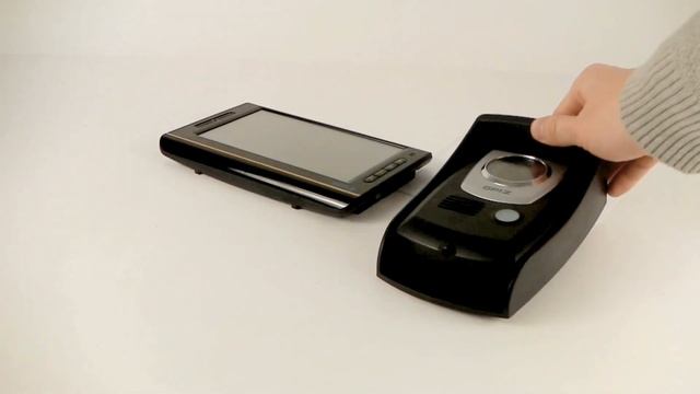 Комплектация беспроводного цветного видеодомофона 