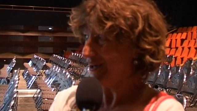 Noorderzon 2009 - Arno van der Heijden interviewt winnaar quiz na Philippe Quesne смотреть онлайн