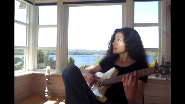 Monty Python Galaxy Song - Cover by Ana Patan смотреть онлайн