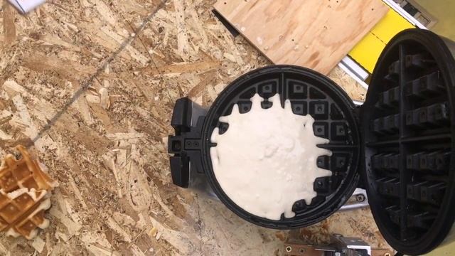 The Waffle Bot смотреть онлайн