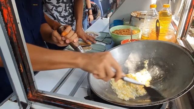 $0.7 Egg & Veggie Spring Roll Cooked In Java, Indonesia | Indonesian Street Food смотреть онлайн