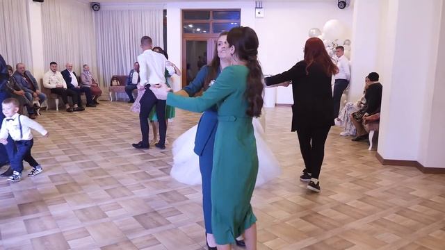 Полька / Гоп шіді ріді Марусю люблю тя / Українське весілля \ Відеооператор на весілля смотреть онлайн