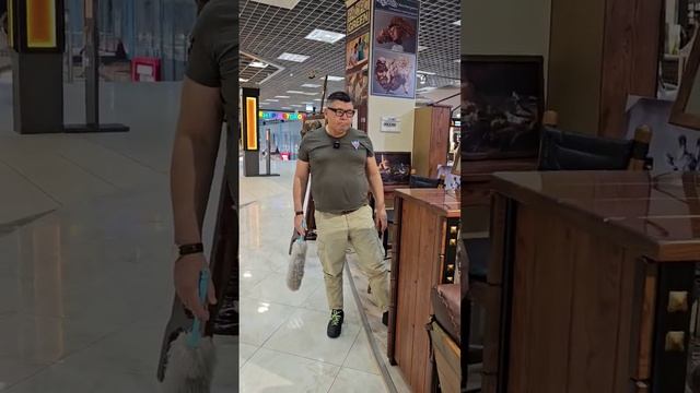 Барная стойка из массива дуба с оригинальными элементами смотреть онлайн