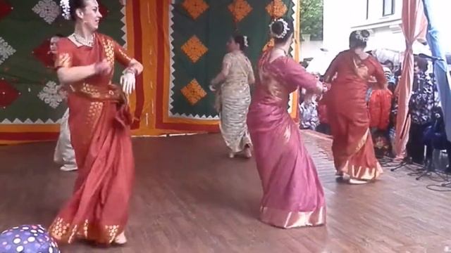Assamese Bihu Dance_Jun Bai By Amritsar Project Moscow (Народный танец штата Ассам Биху)