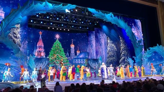 НОВОГОДНЯЯ ЕЛКА В КРЕМЛЕ | КРЕМЛЕВСКАЯ ЕЛКА | МОСКВА ЗАГОВОР ЗЕРКАЛ ПРЕДСТАВЛЕНИЕ ШОУ КАНИКУЛЫ 2023 смотреть онлайн