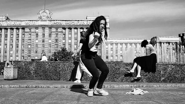 Девушка, танцующая Крамп смотреть онлайн