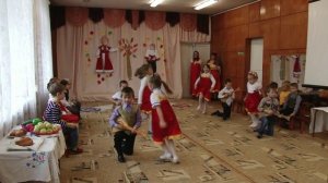 Танец с балалайками в подготовительной группе