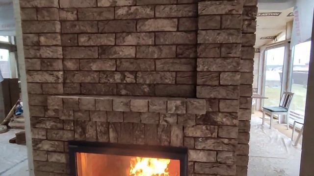 Печь камин или каминопечь с большим стеклом. Греет очень хорошо. смотреть онлайн