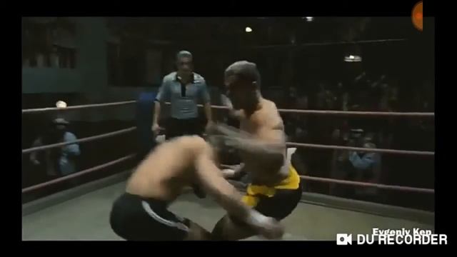 Вот как дерутся мужики я учусь у вутэтого парня его зовут Юрий бойко. смотреть онлайн