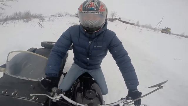 Зимние покатушки на мотоцикле Днепр МТ 10-36 / Winter ride on motorcycle Dnepr MT 10-36. смотреть онлайн