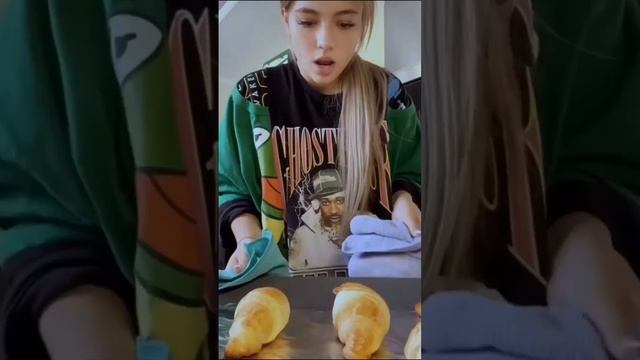 история Егора и вали ? демон влюбился в обычную девченку 7серия смотреть онлайн