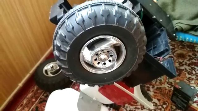 как снять колесо с электромобиля смотреть онлайн