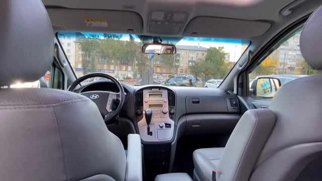 HYUNDAI GRAND STAREX