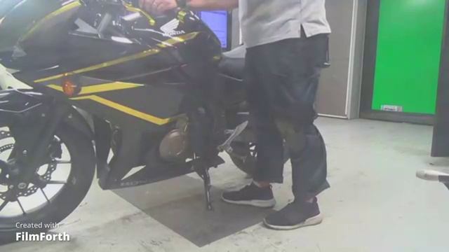 Мотоцикл спортбайк Honda CBR400R рама NC47 модификация спортивный гв 2018 пробег 9 т.км черный