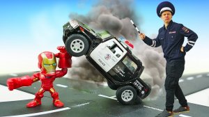 Игры машинки - Железный Человек и Инспектор Фёдор на дежурстве! - Супергерои видео игры для детей