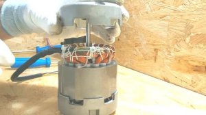 Правое вращение двигателя вытяжки меняем на левое вращение. Двигатель с левым вращением ротора.