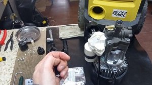 08/22 Karcher K5.55Jubilee. Слабое давление и не отключается.