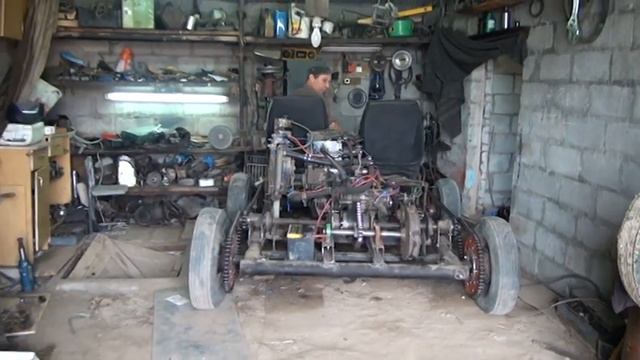 КОНСТРУКЦИЯ БОРТОПОВОРОТНОГО ВЕЗДЕХОДАтестируем будущий вездеход.