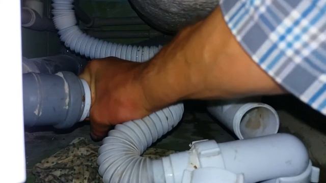 Плохо сбегает вода в ванной смотреть онлайн