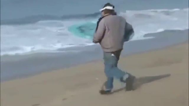 ПРОБУЮ СЁРФИНГ, ЧУТЬ НЕ УБИЛСЯ МАЗФАКААА!!! смотреть онлайн