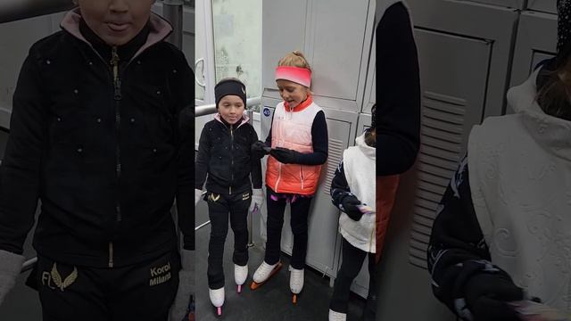 Сладкие конфетки - маленьким спортсменкам) ...после тренировки... смотреть онлайн
