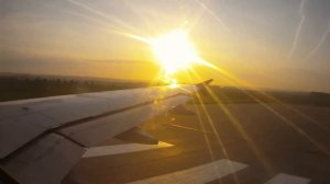 Взлёт аэробус А319 вид из иллюминатора (с датчиком скорости)