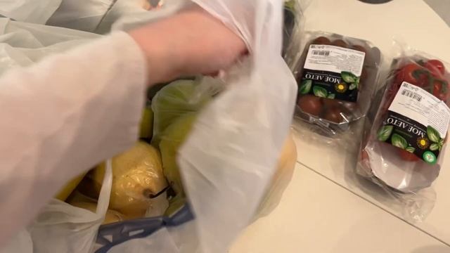 Влог✨ Декретные будни / Большой заказ продуктов ? Новые кроссовки Adidas и New Balance ? смотреть онлайн