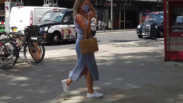 Стрит стайл. Летние платья. 🇬🇧 смотреть онлайн