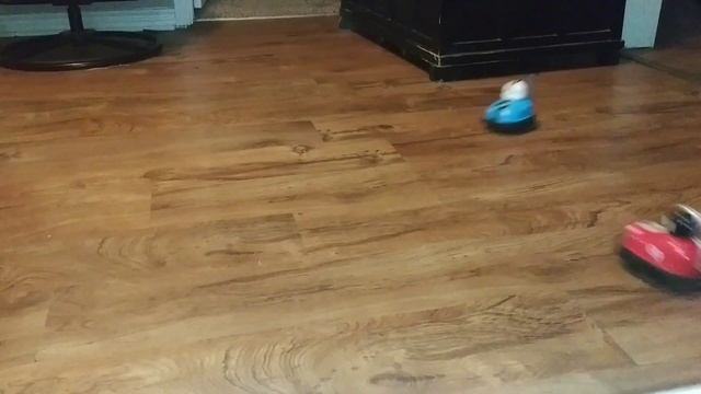 RC BUMPER CAR BATTLE!! SOO MUCH FUN!! смотреть онлайн