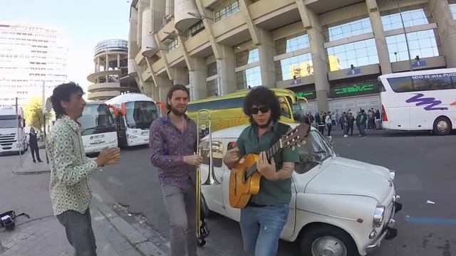 Tomasito se arranca con Gato Charro en la calle #Autoentrevistas смотреть онлайн
