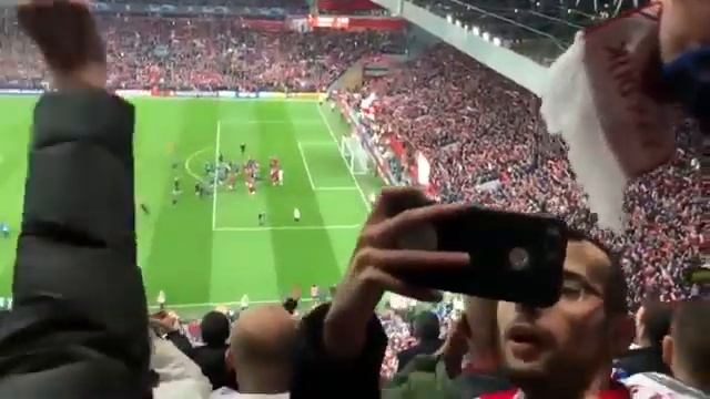Amazing Atmosphere at Anfield post-game (Liverpool 4 - 0 Barcelona) смотреть онлайн