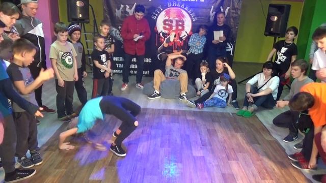 Little Breaking (полупрофи) battle for 3rd place - bboy Shady (SCJ Тихорецк) vs Zsuzsa (Тимашевск) смотреть онлайн