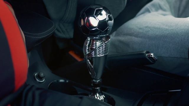 Zaterdagfamilies kunnen wel een praktische Škoda gebruiken смотреть онлайн