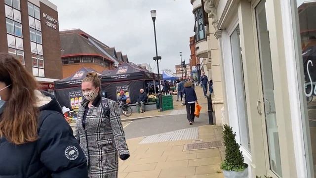 Vlog 78 - Пенсии в Англии , могут ли английские пенсионеры лежать под пальмой. Личный опыт прививки смотреть онлайн