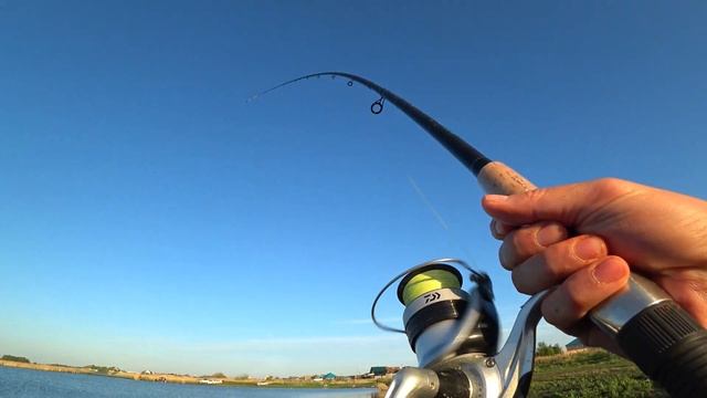 Тихая и спокойная рыбалка на карася. смотреть онлайн