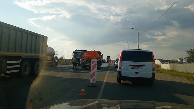 Дорога в аэропорт Симферополя сегодня / Дорожники устроили затор смотреть онлайн