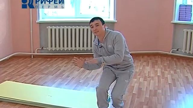 Внимание опасность! Как падать на землю в гололёд смотреть онлайн