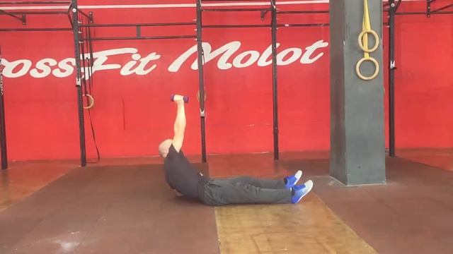 8. Подъем гантели с вставанием с супинацией смотреть онлайн