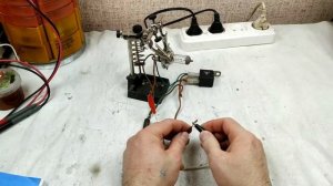 Нереально-Простая схема плавного включения лампы 12 вольт.