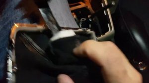 Opel Astra H снятие и установка чехла кулисы МКПП